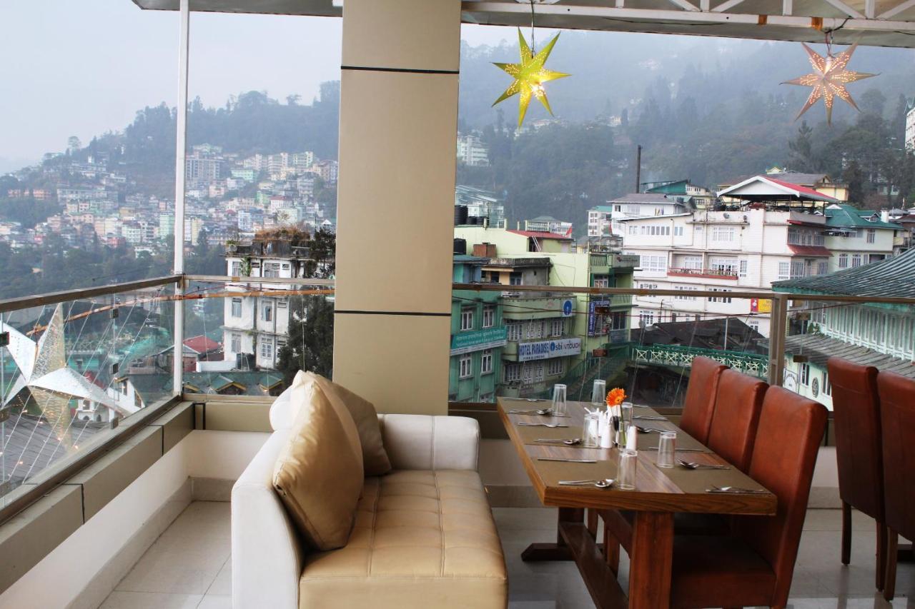 Mann Dechen And Palmo, Mg Marg, Gangtok Hotel Exterior photo